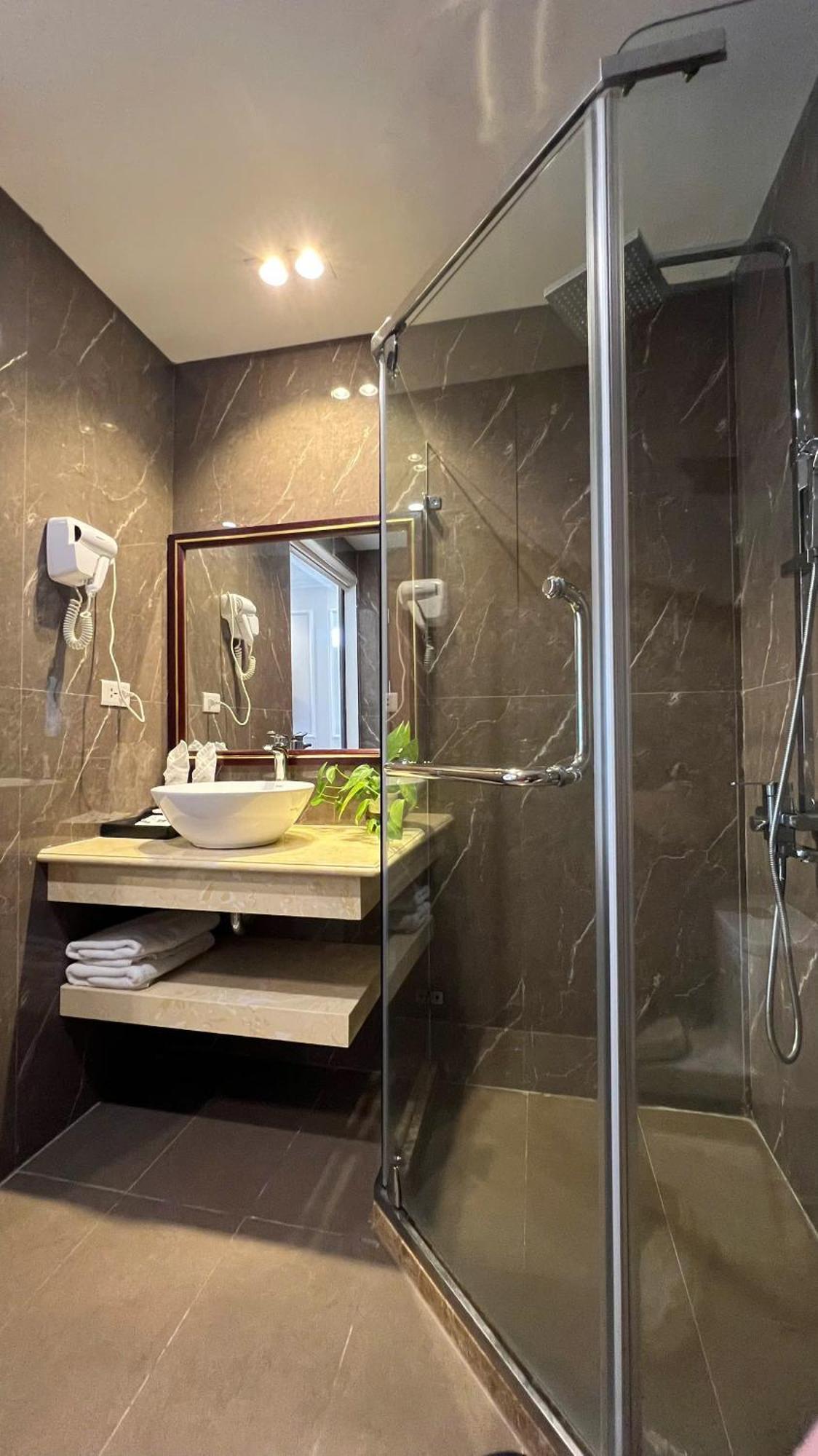 Rubyqueen Halong Hotel 하롱 외부 사진